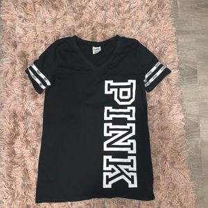 ❌TRADED❌ PINK V-neck shirt🖤